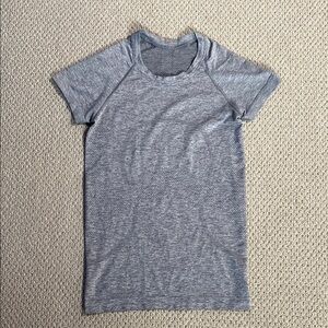Lululemon Athletica Gray Short Sleeve Tee